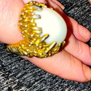 Vintage 1940 Angel Coral Claw Fashion Ring